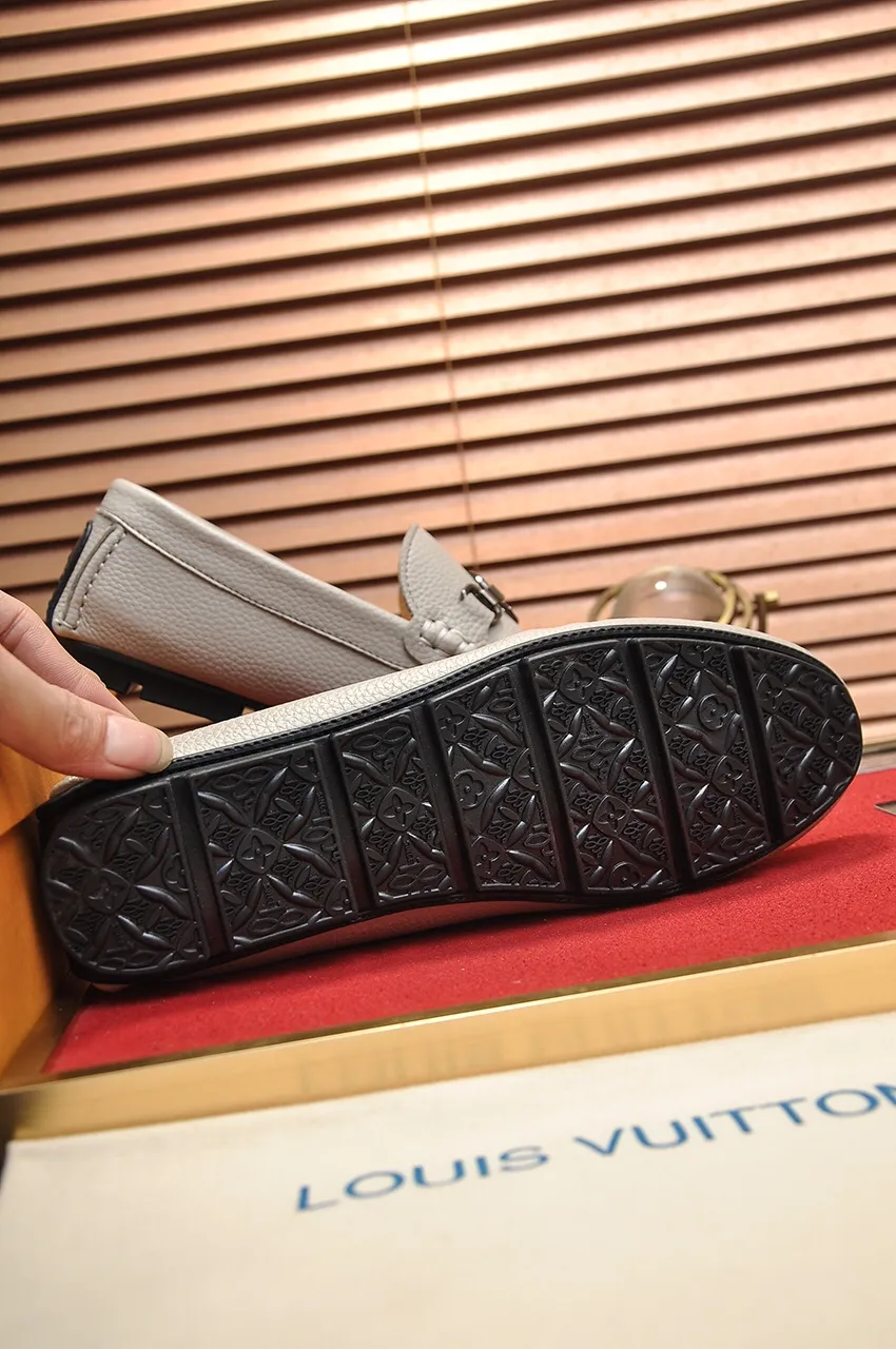 Men's men's shoes 💰420💶 [LV Doudou shoes] (water-dyed cowhide lining) new model is on the market, available on the official website. The new Doudou shoes are processed into single-color materials, and the uppers are made of imported horsehide leather. The body of the shoe is fully hemmed with mark thread, and is lined with imported original cowhide leather. The elegant shoe shape is super suitable for all-matching, and the size is 38-44.
